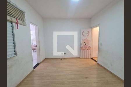 Casa à venda com 3 quartos, 300m² em Vila Granada, São Paulo
