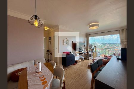 Sala  de apartamento para alugar com 2 quartos, 75m² em Campo Belo, São Paulo