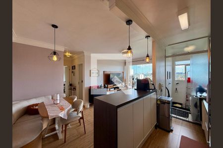 Sala  de apartamento para alugar com 2 quartos, 75m² em Campo Belo, São Paulo