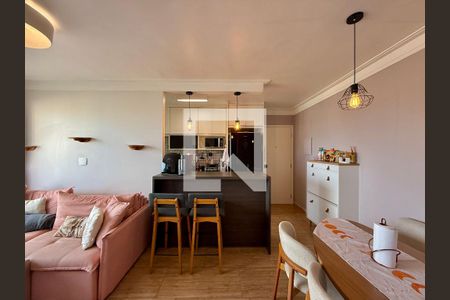 Sala  de apartamento para alugar com 2 quartos, 75m² em Campo Belo, São Paulo