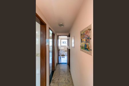 Corredor de apartamento para alugar com 2 quartos, 69m² em Irajá, Rio de Janeiro