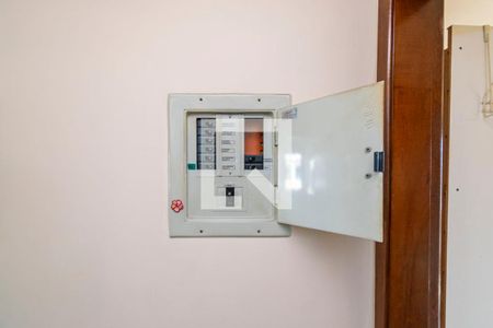 Corredor de apartamento para alugar com 2 quartos, 69m² em Irajá, Rio de Janeiro