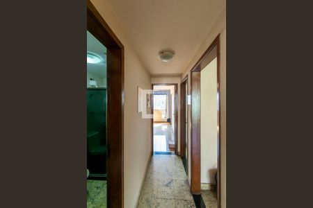 Corredor de apartamento para alugar com 2 quartos, 69m² em Irajá, Rio de Janeiro