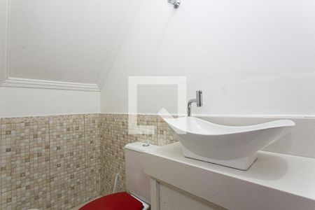 Lavabo de casa de condomínio para alugar com 2 quartos, 61m² em Vila Nhocuné, São Paulo