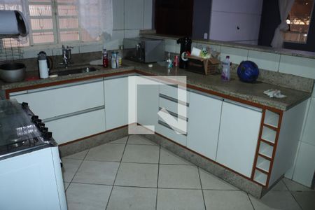 Casa para alugar com 2 quartos, 100m² em Jardim das Oliveiras (caucaia do Alto), Cotia