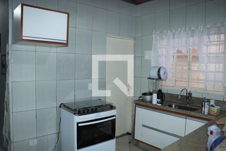 Casa para alugar com 2 quartos, 100m² em Jardim das Oliveiras (caucaia do Alto), Cotia