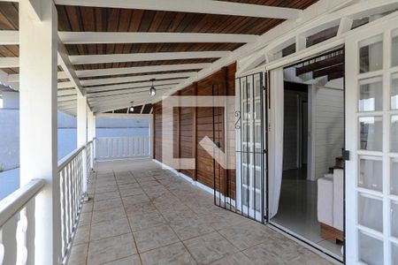 Varanda de casa de condomínio para alugar com 3 quartos, 800m² em Residencial Estância Bom Repouso, Mogi das Cruzes