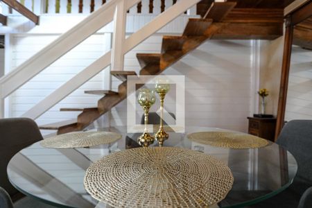 Sala de casa de condomínio para alugar com 3 quartos, 800m² em Residencial Estância Bom Repouso, Mogi das Cruzes