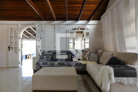 Sala de casa de condomínio para alugar com 3 quartos, 800m² em Residencial Estância Bom Repouso, Mogi das Cruzes