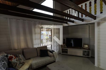 Sala de casa de condomínio para alugar com 3 quartos, 800m² em Residencial Estância Bom Repouso, Mogi das Cruzes