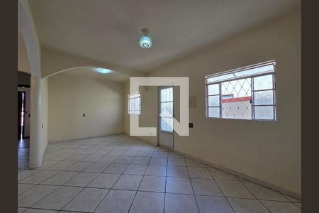 Sala de casa à venda com 3 quartos, 222m² em Dom Cabral, Belo Horizonte