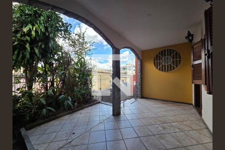 Casa à venda com 3 quartos, 222m² em Dom Cabral, Belo Horizonte