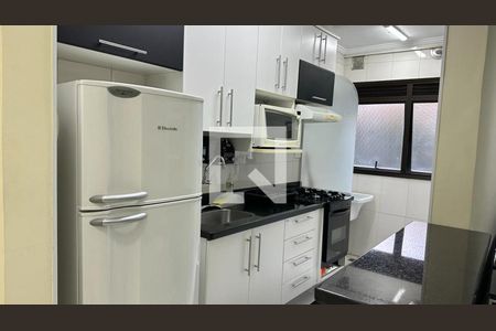 Cozinha de apartamento à venda com 2 quartos, 56m² em Itaim Bibi, São Paulo