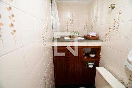 Lavabo de apartamento à venda com 4 quartos, 198m² em Cambuí, Campinas