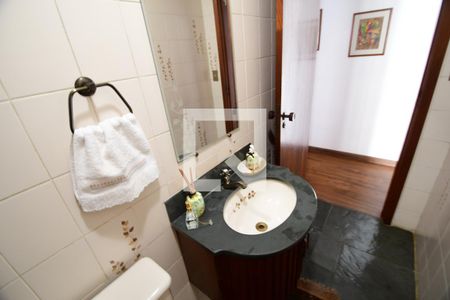 Lavabo de apartamento à venda com 4 quartos, 198m² em Cambuí, Campinas