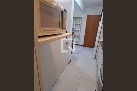 Cozinha de kitnet/studio para alugar com 1 quarto, 25m² em Patamares, Salvador