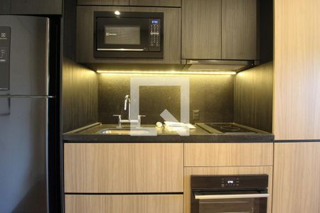 Cozinha de kitnet/studio para alugar com 1 quarto, 30m² em Indianópolis, São Paulo