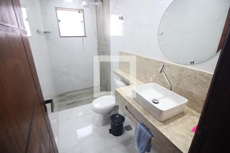 Banheiro 1 de casa à venda com 3 quartos, 305m² em Jardim Riacho das Pedras, Contagem