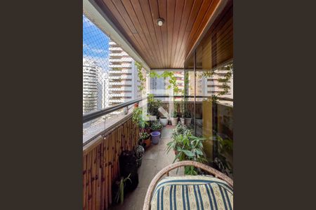 Varanda de apartamento à venda com 5 quartos, 288m² em Aclimação, São Paulo