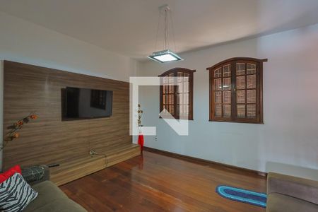 Casa à venda com 3 quartos, 257m² em Rio Branco, Belo Horizonte