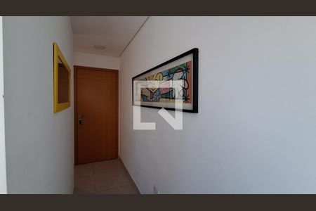 Corredor  de apartamento à venda com 2 quartos, 37m² em Osvaldo Cruz, São Caetano do Sul
