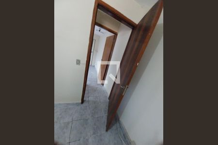 Quarto de casa à venda com 3 quartos, 171m² em Cidade Domitila, São Paulo