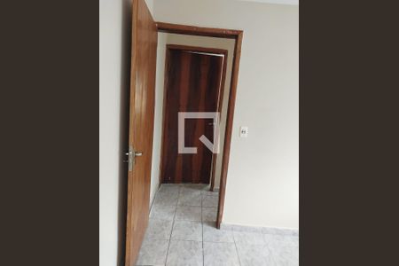 Quarto de casa à venda com 3 quartos, 171m² em Cidade Domitila, São Paulo