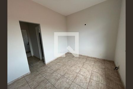 Sala de casa para alugar com 1 quarto, 48m² em Vila Valqueire, Rio de Janeiro