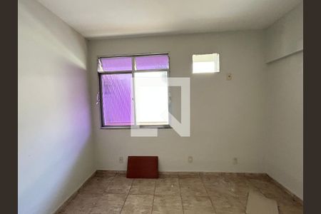 Quarto de casa para alugar com 1 quarto, 48m² em Vila Valqueire, Rio de Janeiro