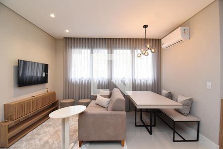 Sala/Cozinha de apartamento para alugar com 1 quarto, 50m² em São Francisco, Curitiba