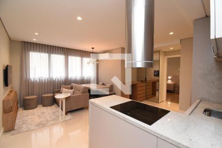 Sala/Cozinha de apartamento para alugar com 1 quarto, 50m² em São Francisco, Curitiba