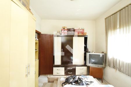 Quarto 1 de casa para alugar com 2 quartos, 120m² em Calafate, Belo Horizonte