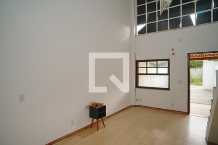Sala de casa para alugar com 1 quarto, 68m² em Caxito, Maricá