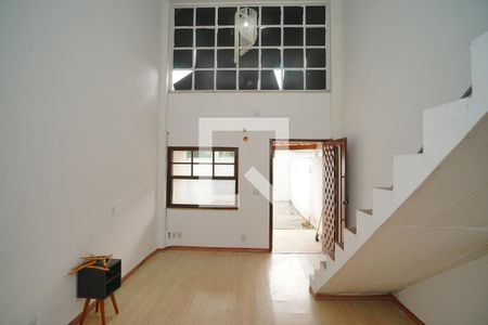 Sala de casa para alugar com 1 quarto, 68m² em Caxito, Maricá
