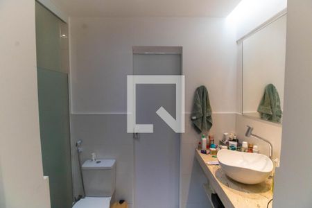 Banheiro da Suíte 1 de apartamento para alugar com 2 quartos, 80m² em Icaraí, Niterói
