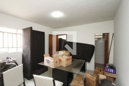 Quarto 1 de casa para alugar com 2 quartos, 70m² em Calafate, Belo Horizonte