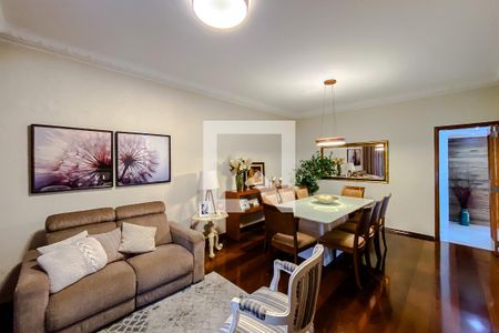 Sala de casa à venda com 3 quartos, 332m² em Vila Regente Feijó, São Paulo