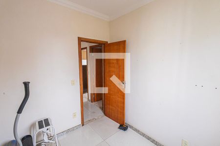 Quarto 1 de apartamento para alugar com 3 quartos, 110m² em Heliópolis, Belo Horizonte