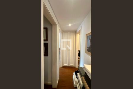 Corredor  de apartamento à venda com 3 quartos, 100m² em Serra, Belo Horizonte