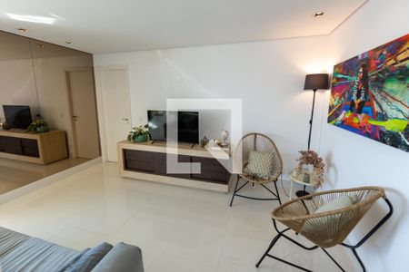 Sala de TV de apartamento para alugar com 1 quarto, 56m² em Vila da Serra, Nova Lima