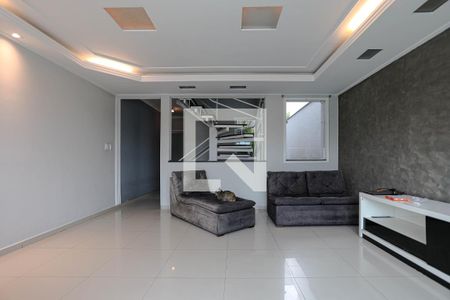 Casa para alugar com 3 quartos, 215m² em Vila Nova Socorro, Mogi das Cruzes