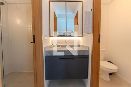 Banheiro de kitnet/studio para alugar com 1 quarto, 43m² em República, São Paulo