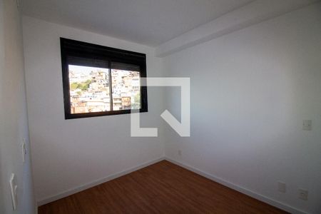 Quarto 2 de apartamento para alugar com 2 quartos, 39m² em Jardim São Luís, São Paulo