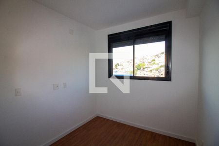 Quarto 2 de apartamento para alugar com 2 quartos, 39m² em Jardim São Luís, São Paulo