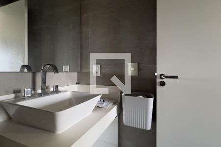 Banheiro de apartamento para alugar com 1 quarto, 38m² em Jardim Flor da Montanha, Guarulhos