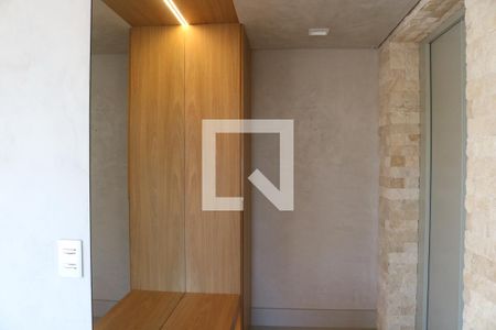 Hall de entrada de apartamento para alugar com 3 quartos, 135m² em Água Branca, São Paulo