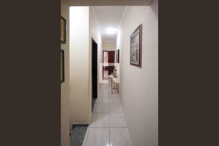 Corredor de casa à venda com 3 quartos, 180m² em Vila Ema, São Paulo