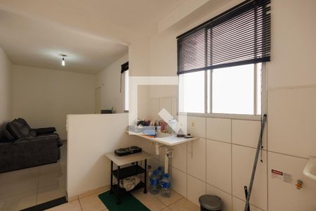 Cozinha e Área de Serviço de apartamento para alugar com 2 quartos, 48m² em Vila São José, Taubaté