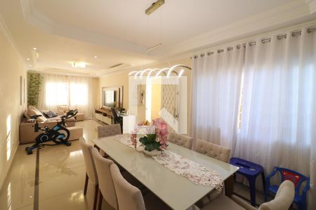 Sala de casa à venda com 4 quartos, 226m² em Vila Osasco, Osasco