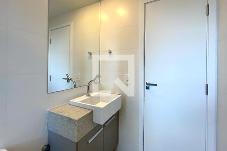 Banheiro de apartamento para alugar com 1 quarto, 43m² em Vale do Sereno, Nova Lima